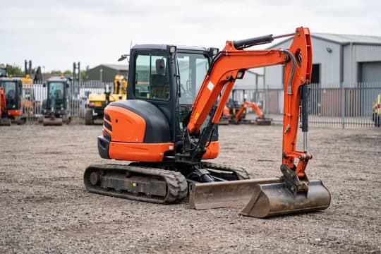 Kubota KX057